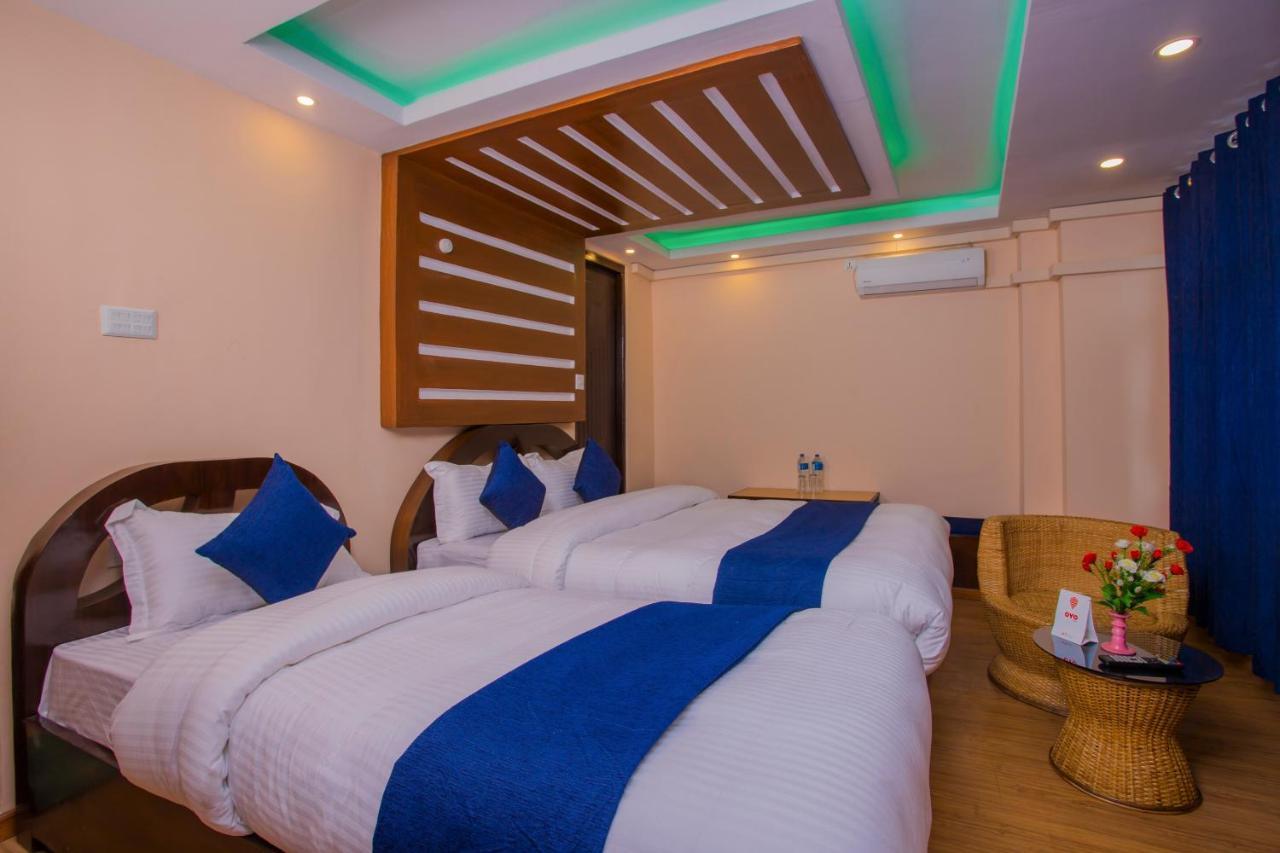 Oyo Hotel Antique Kutty Катманду Екстериор снимка